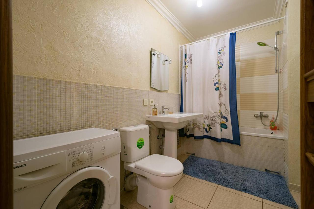 Nadezhda Apartments In Touristic Area, On The Dostyk Avenue 89 알마티 외부 사진