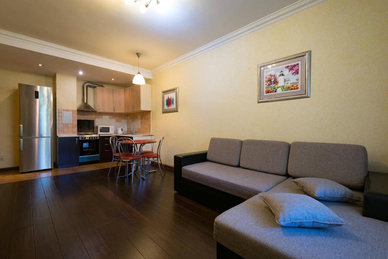Nadezhda Apartments In Touristic Area, On The Dostyk Avenue 89 알마티 외부 사진