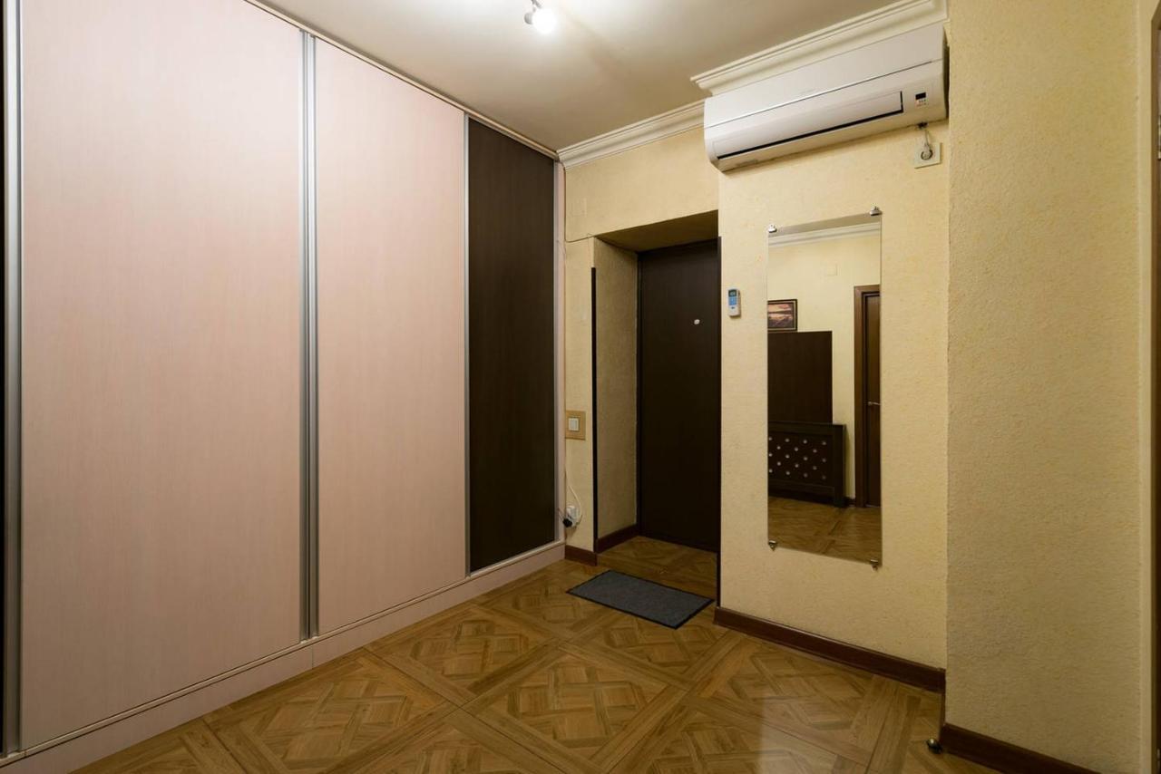 Nadezhda Apartments In Touristic Area, On The Dostyk Avenue 89 알마티 외부 사진